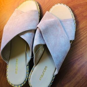MAURICES ADORABLE SLIP ON SANDALS!!! Sz. 8.0